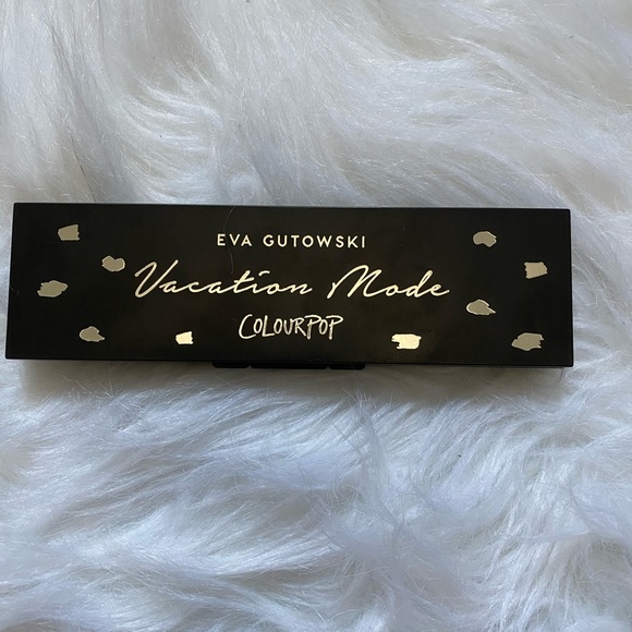 NWT 🎉HP🎉Limited Edition Eva Gutowski Colourpop - Picture 3 of 4